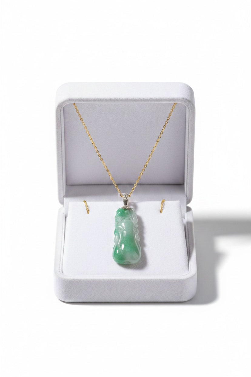 JADE Pendant (18K White Gold) 3cm