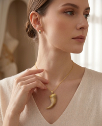 JADE Claw Pendant (18K Gold)
