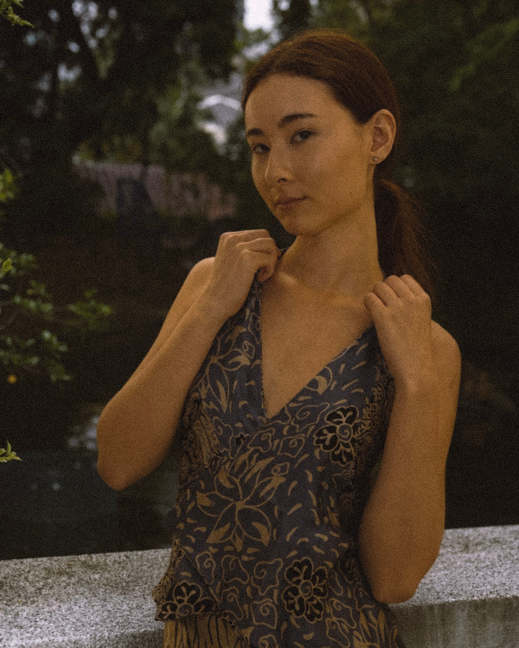 RESTU SILK TOP & RESPATI SILK SKIRT